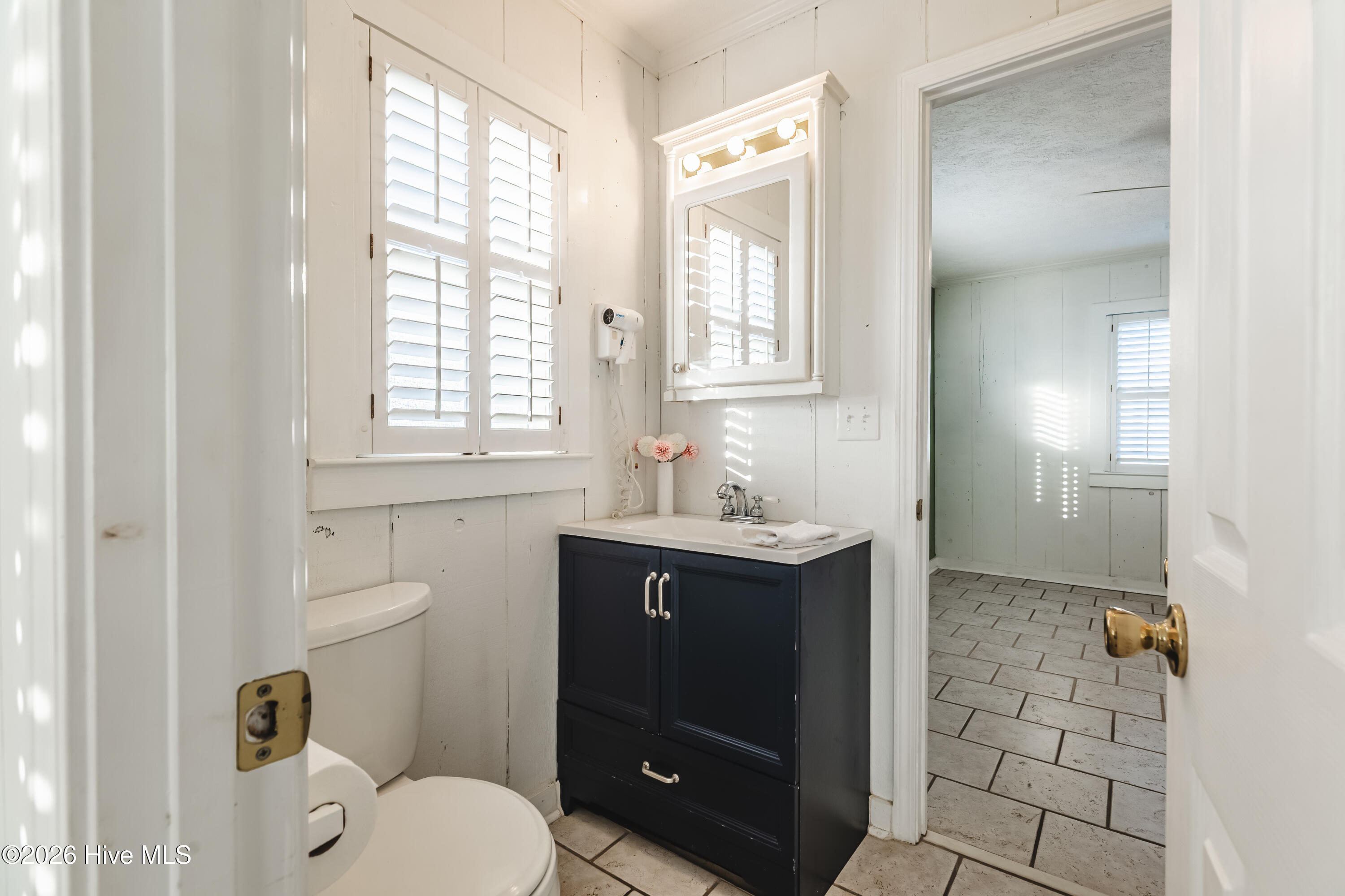 406 36th Street Sunset Beach, NC 28468 - Photo 17 of 47 Primary Bath