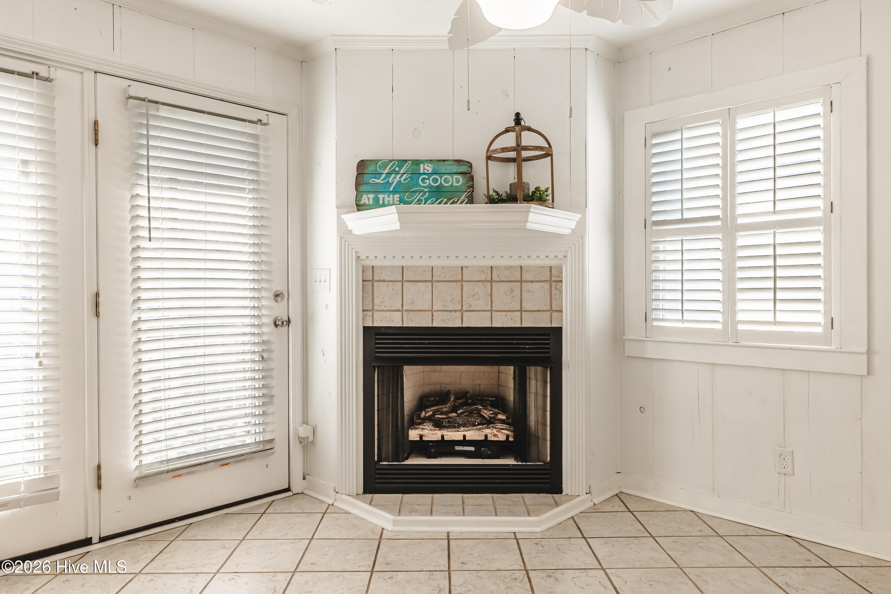 406 36th Street Sunset Beach, NC 28468 - Photo 7 of 47 Fireplace