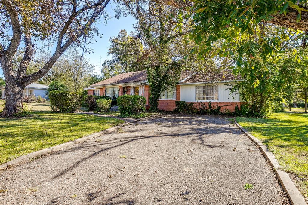 703 East Morgan Street Meridian, TX 76665 - Photo 4 of 38