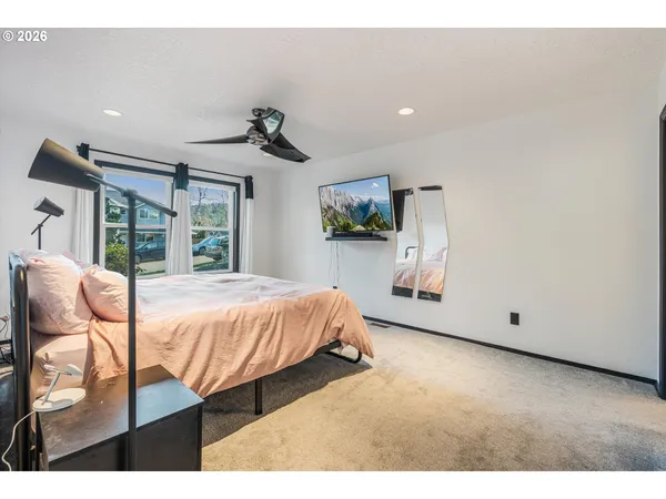 $634,900 | 511 Southeast 15th Street, Gresham, OR 97080