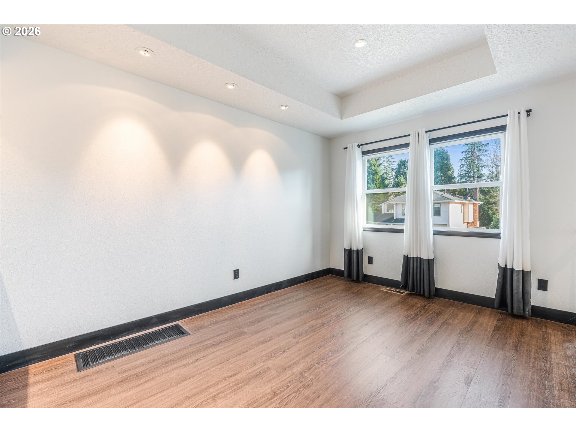 511 Southeast 15th Street Gresham, OR 97080 - Photo 9 of 36