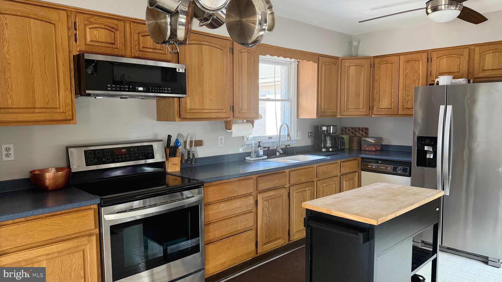 1814 Lowery Road Huntingtown, MD 20639 - Photo 8 of 39 Gallery Image 8