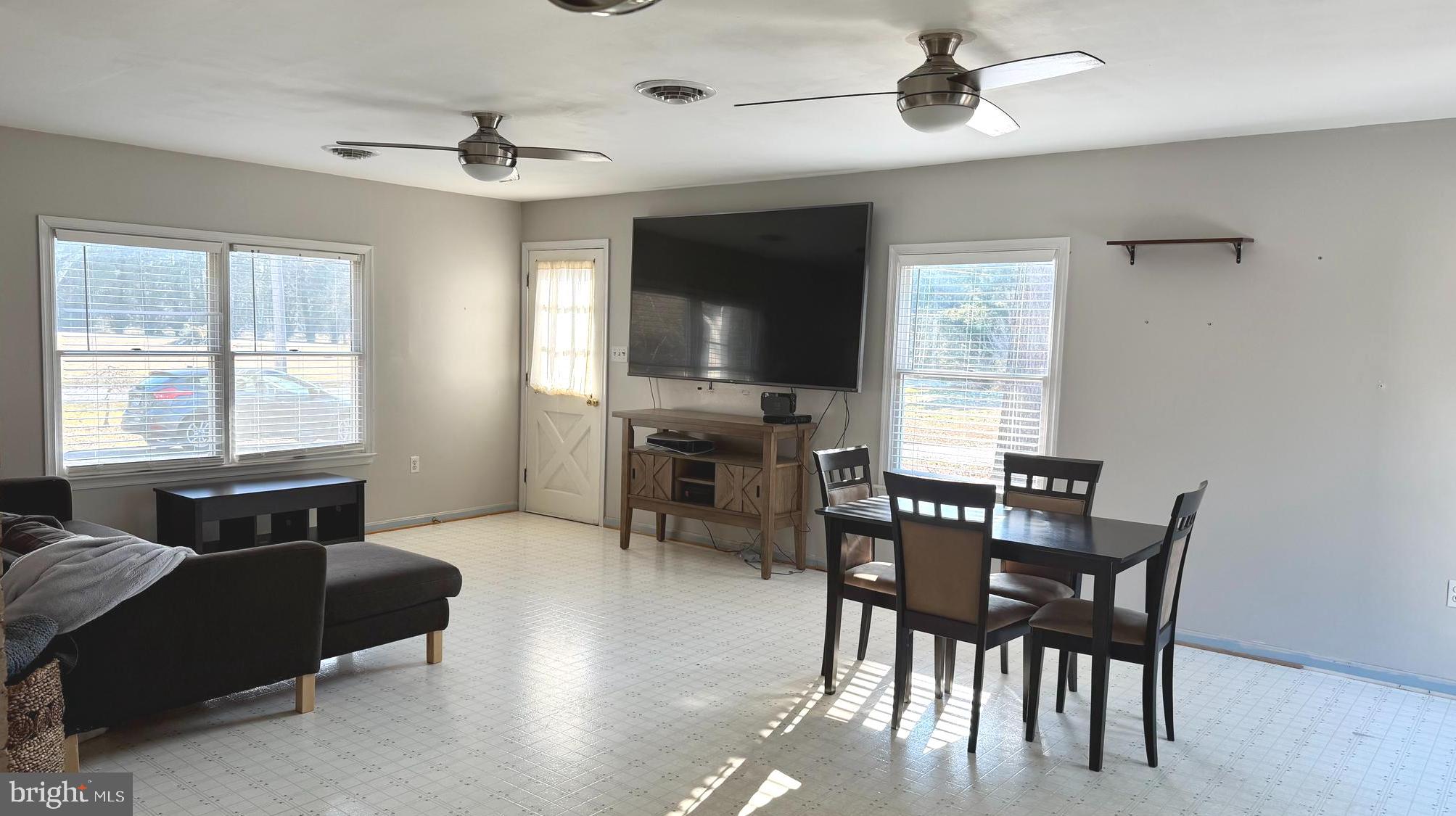 1814 Lowery Road Huntingtown, MD 20639 - Photo 10 of 39 Gallery Image 10