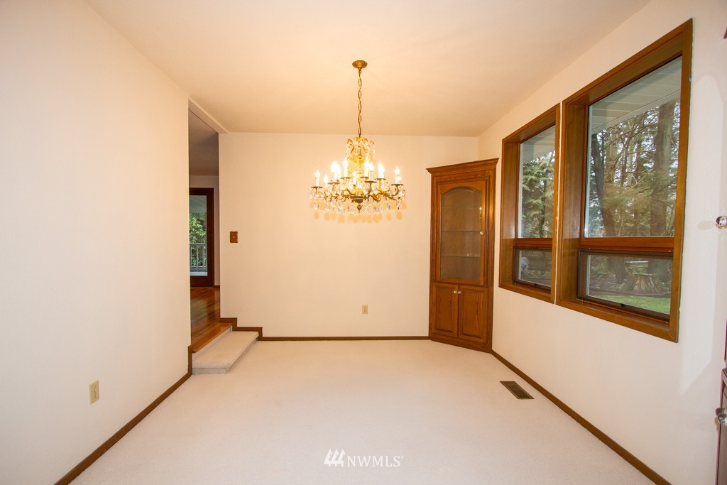 4924 Northeast 2nd Street Renton, WA 98059 - Photo 14 of 25 Gallery Image 14