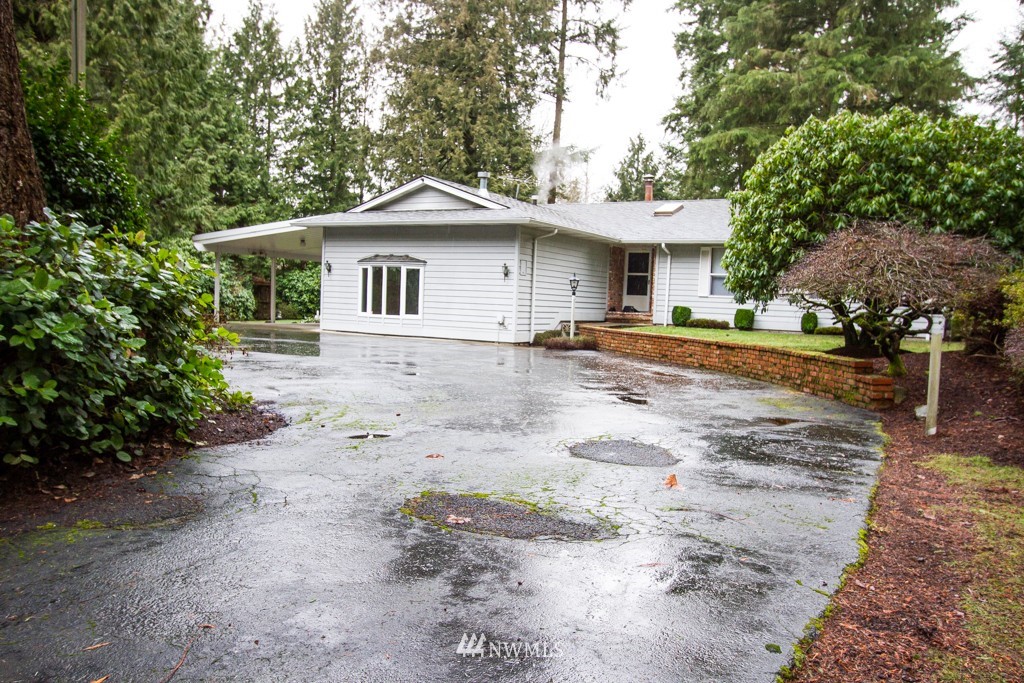 4924 Northeast 2nd Street Renton, WA 98059 - Photo 3 of 25 Gallery Image 3