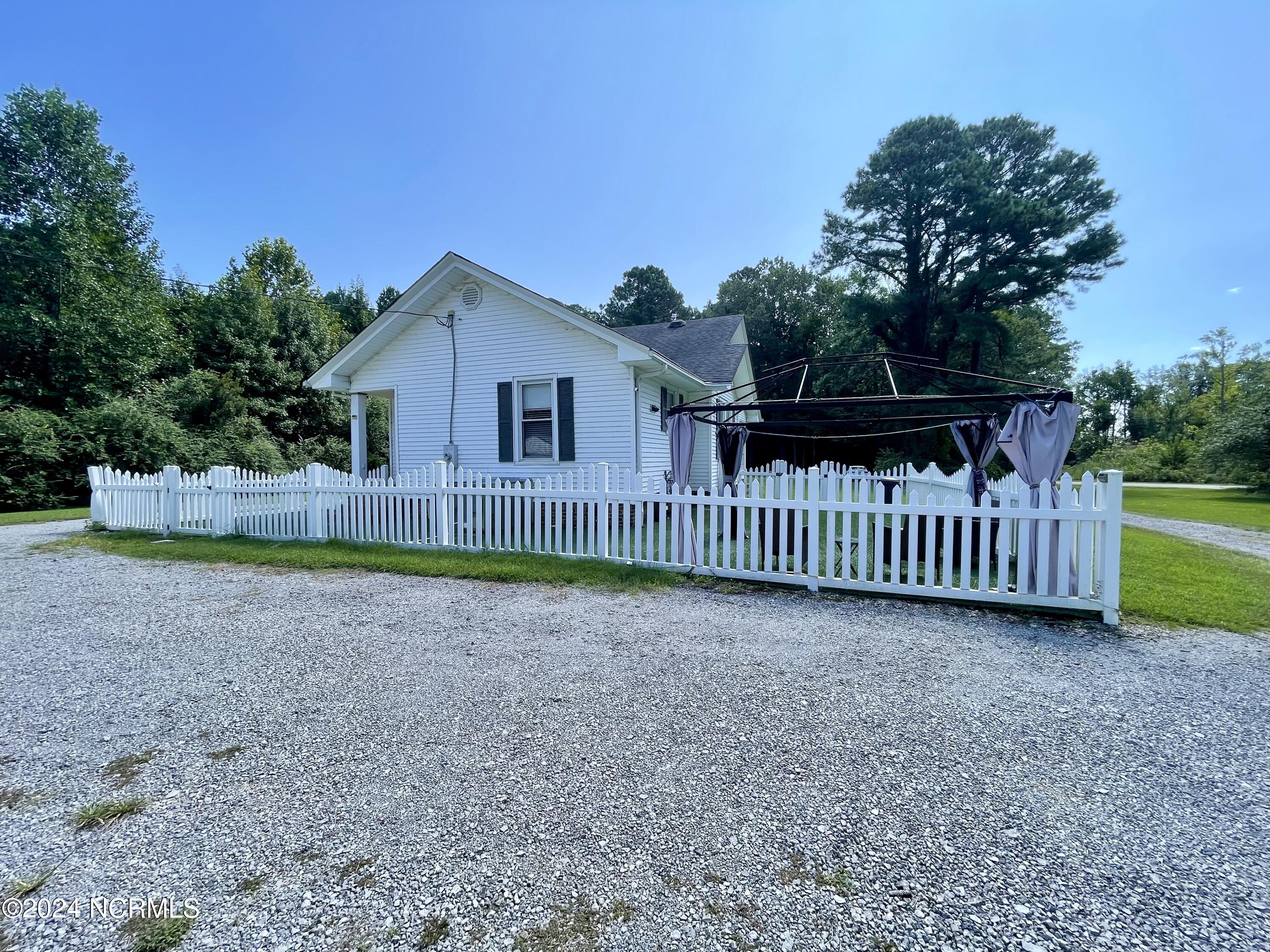 101 Perkins Road Gatesville, NC 27938 - Photo 6 of 33 IMG_3958