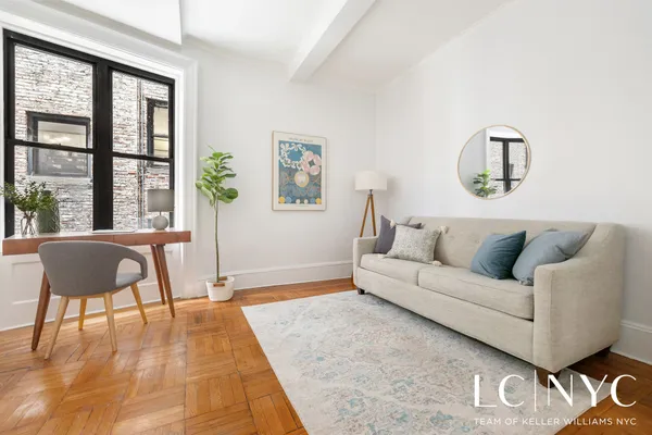 $715,000 | 146 East 49th Street, Unit 2B | Midtown East
