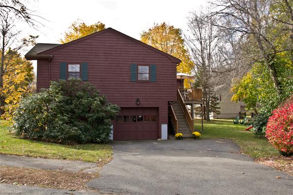 11 Keith Road Reading, MA 01867 - Photo 2 of 25 Gallery Image 2