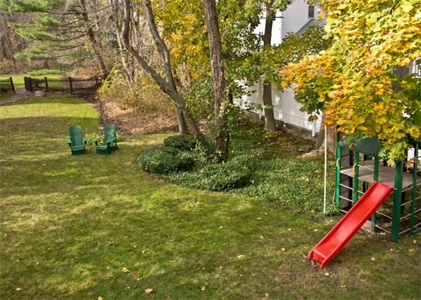 11 Keith Road Reading, MA 01867 - Photo 3 of 25 Gallery Image 3