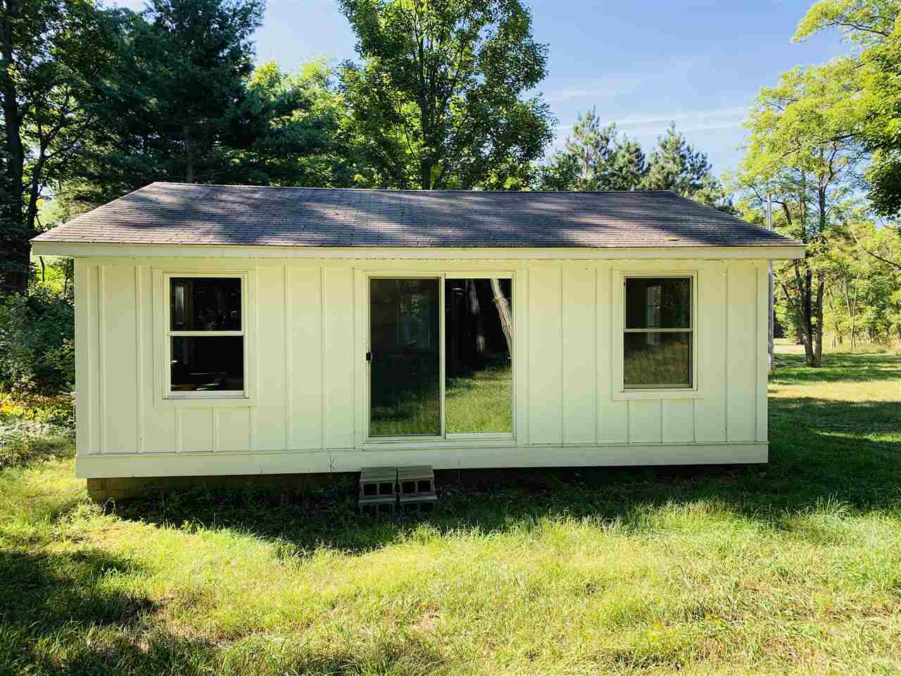 944 West Burdickville Road Maple City, MI 49664 - Photo 6 of 22 1867194-5.JPG