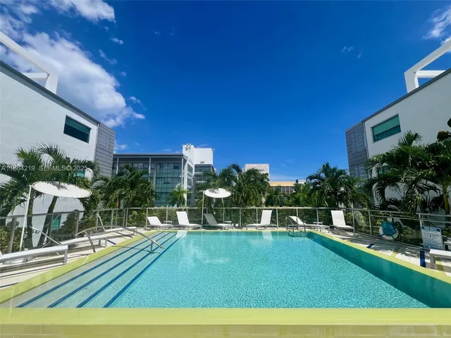 $875,000 | 1700 Meridian Avenue, Unit 307, Miami Beach, FL 33139