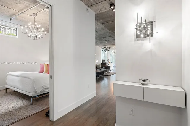 $875,000 | 1700 Meridian Avenue, Unit 307, Miami Beach, FL 33139