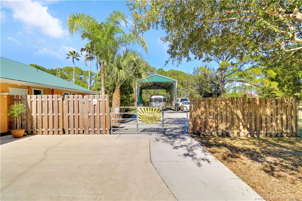 10941 Southwest Hawkview Circle Stuart, FL 34997 - Photo 11 of 36