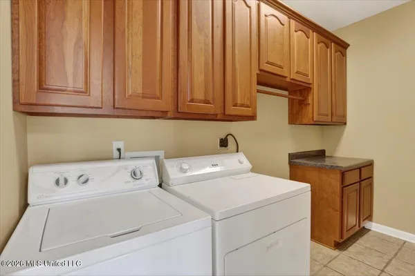 $375,000 | 1203 Lake View Drive, Hernando, MS 38632