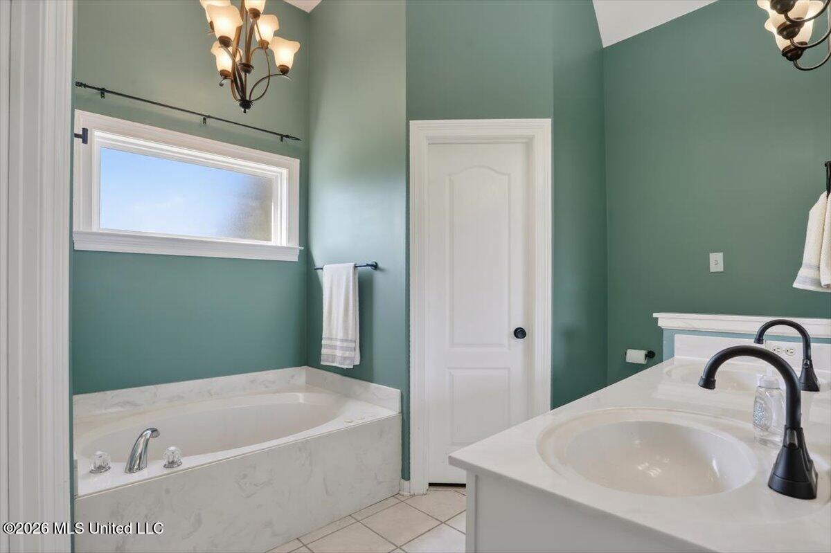 1203 Lake View Drive Hernando, MS 38632 - Photo 20 of 41 23-IMG_4854_5_6_7_8