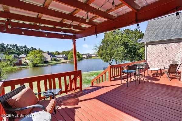 $375,000 | 1203 Lake View Drive, Hernando, MS 38632
