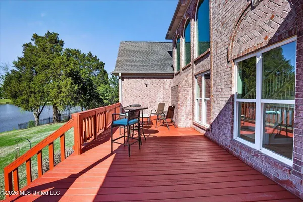$375,000 | 1203 Lake View Drive, Hernando, MS 38632