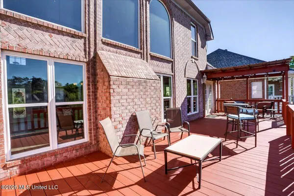 $375,000 | 1203 Lake View Drive, Hernando, MS 38632