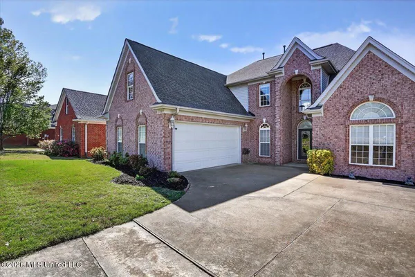 $375,000 | 1203 Lake View Drive, Hernando, MS 38632