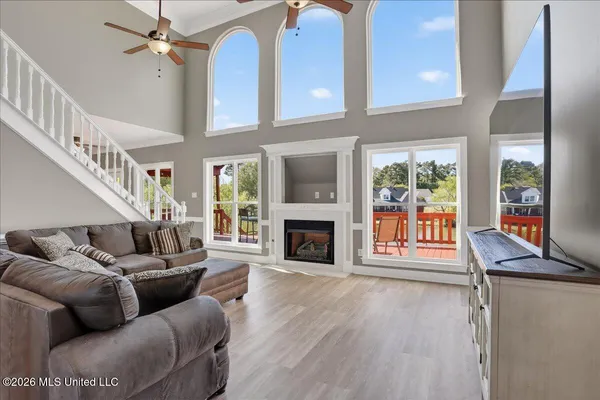 $375,000 | 1203 Lake View Drive, Hernando, MS 38632