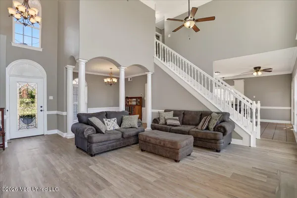 $375,000 | 1203 Lake View Drive, Hernando, MS 38632