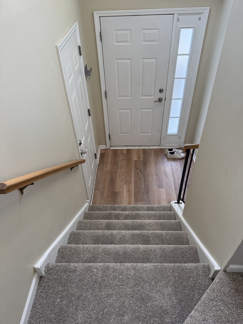 8393 Mystic Darien, IL 60561 - Photo 3 of 21 a view of entryway