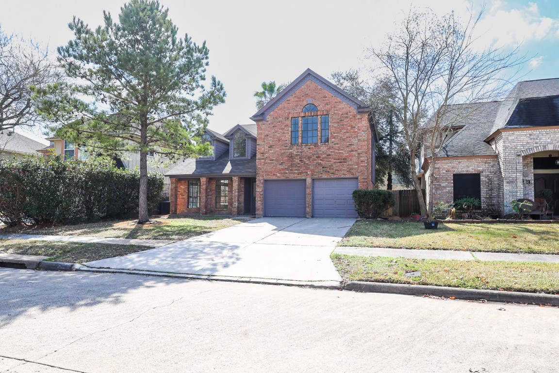 1539 Ridgebriar Drive Houston, TX 77014 - Photo 2 of 42