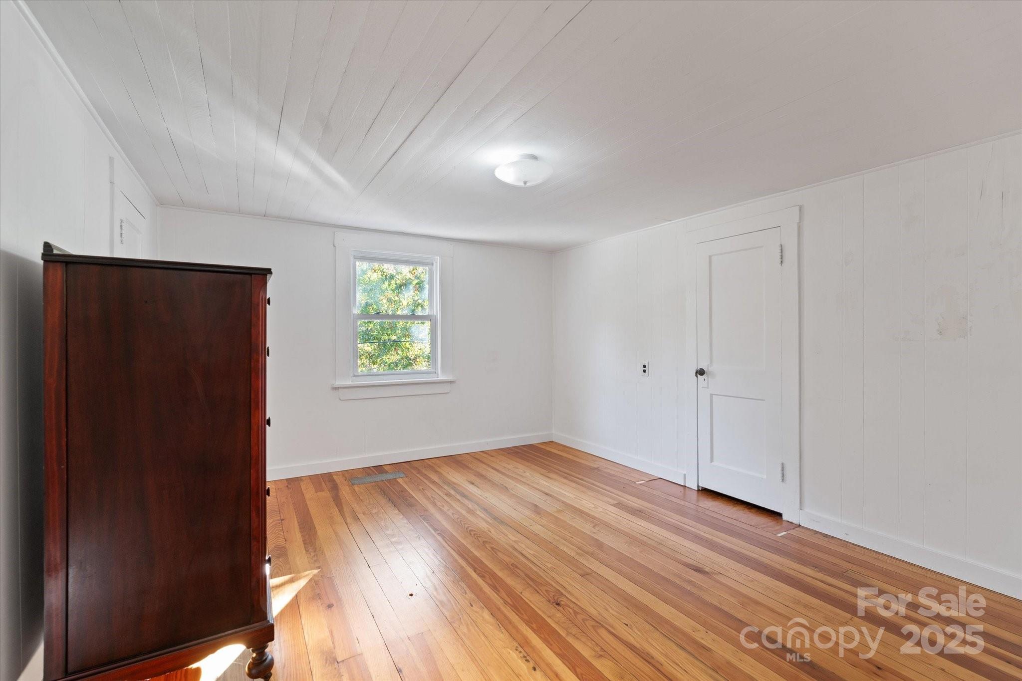 260 Bee Ridge Road Asheville, NC 28803 - Photo 27 of 44 Gallery Image 27