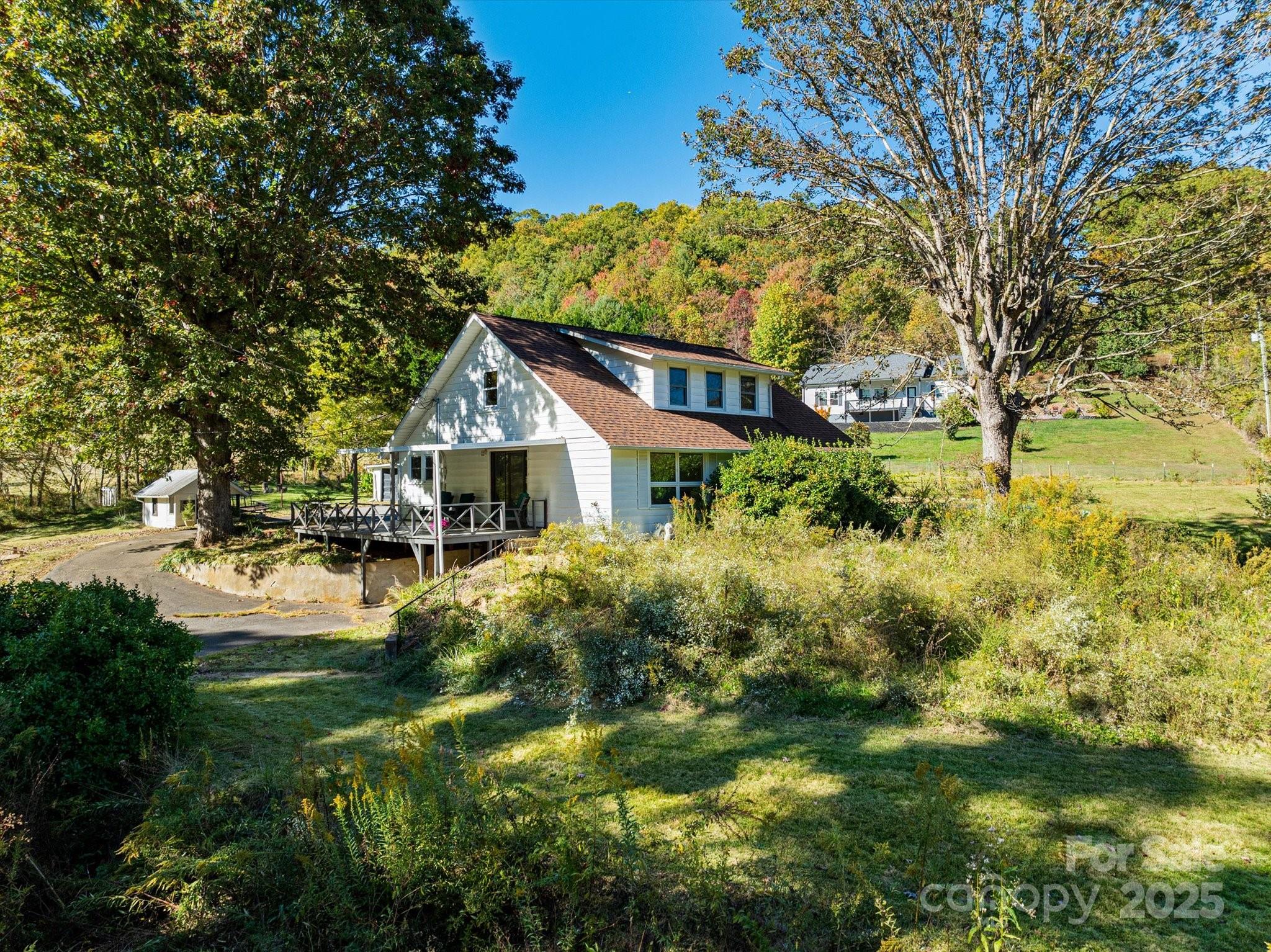 260 Bee Ridge Road Asheville, NC 28803 - Photo 3 of 44 Gallery Image 3