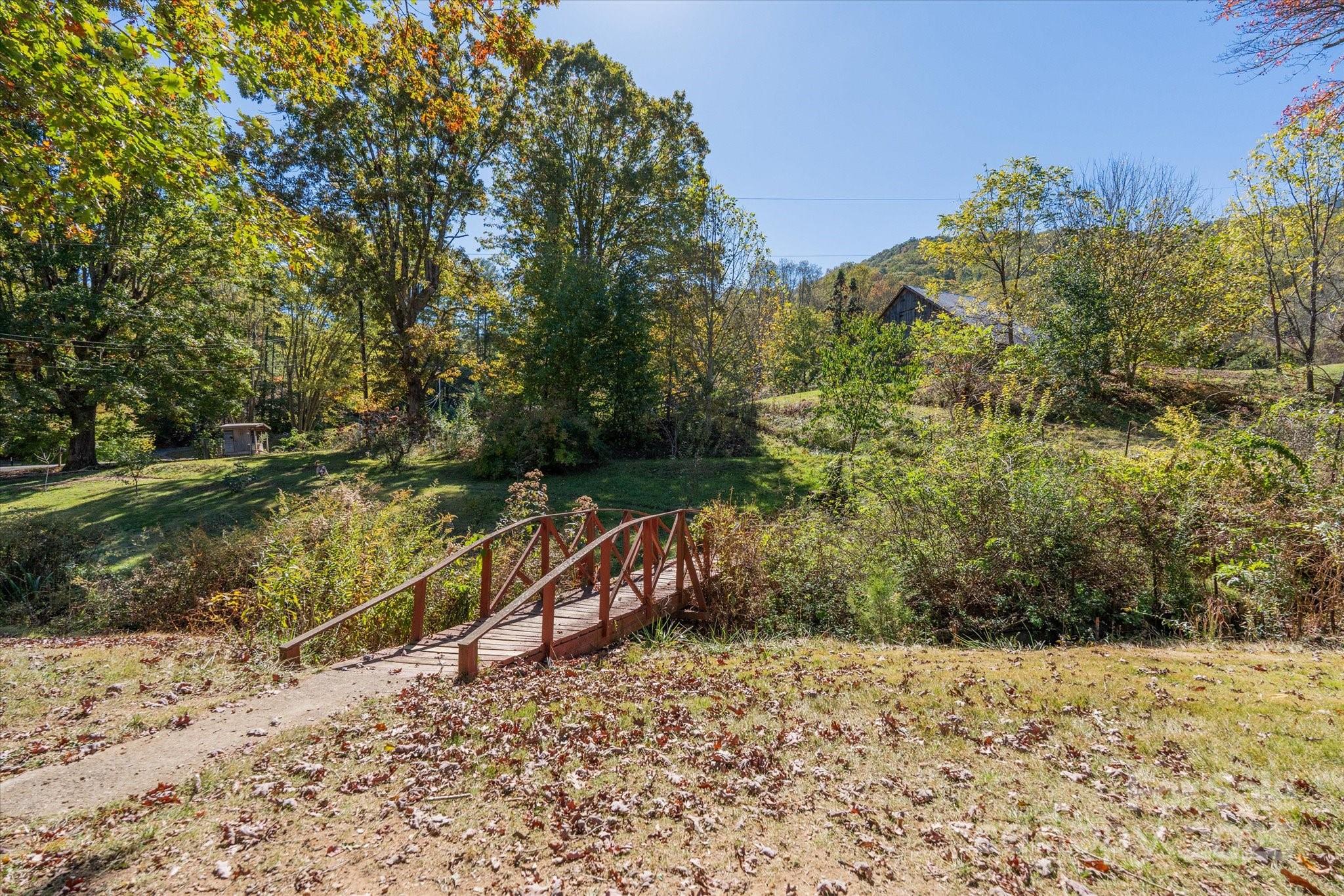 260 Bee Ridge Road Asheville, NC 28803 - Photo 33 of 44 Gallery Image 33