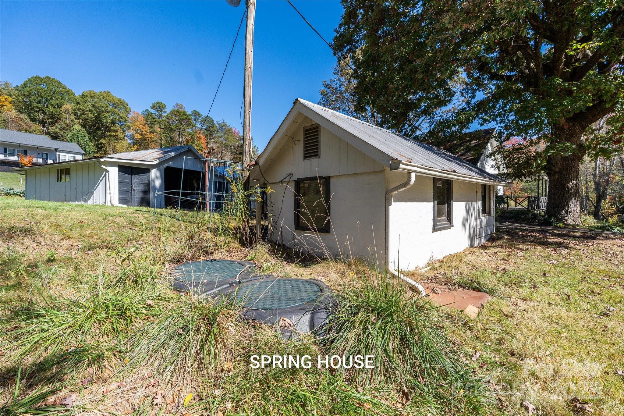 260 Bee Ridge Road Asheville, NC 28803 - Photo 36 of 44 Gallery Image 36