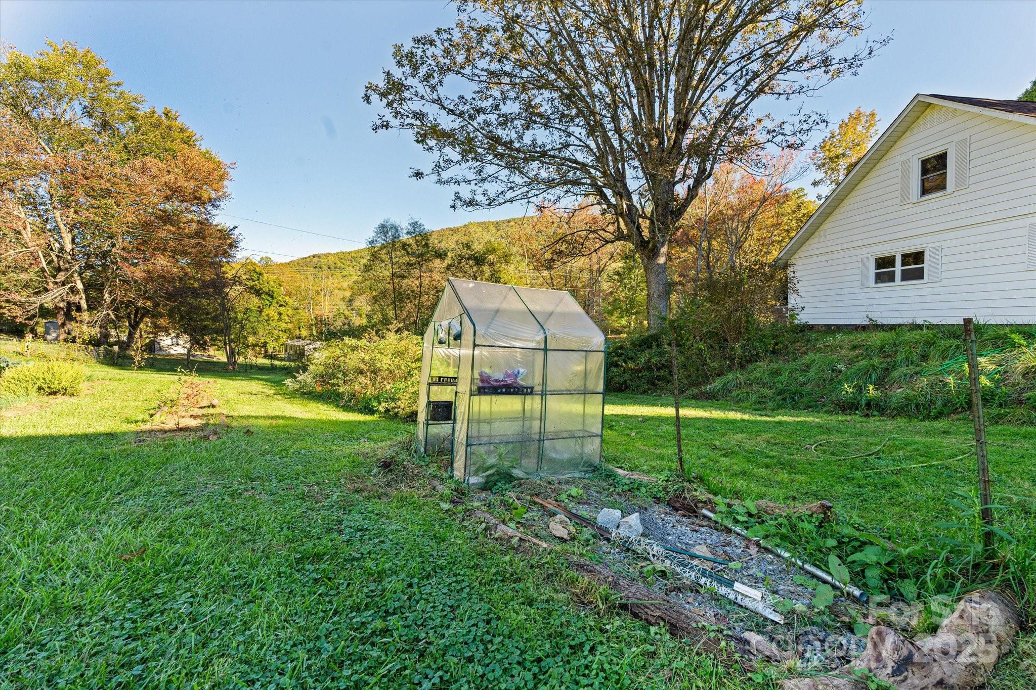 260 Bee Ridge Road Asheville, NC 28803 - Photo 39 of 44 Gallery Image 39