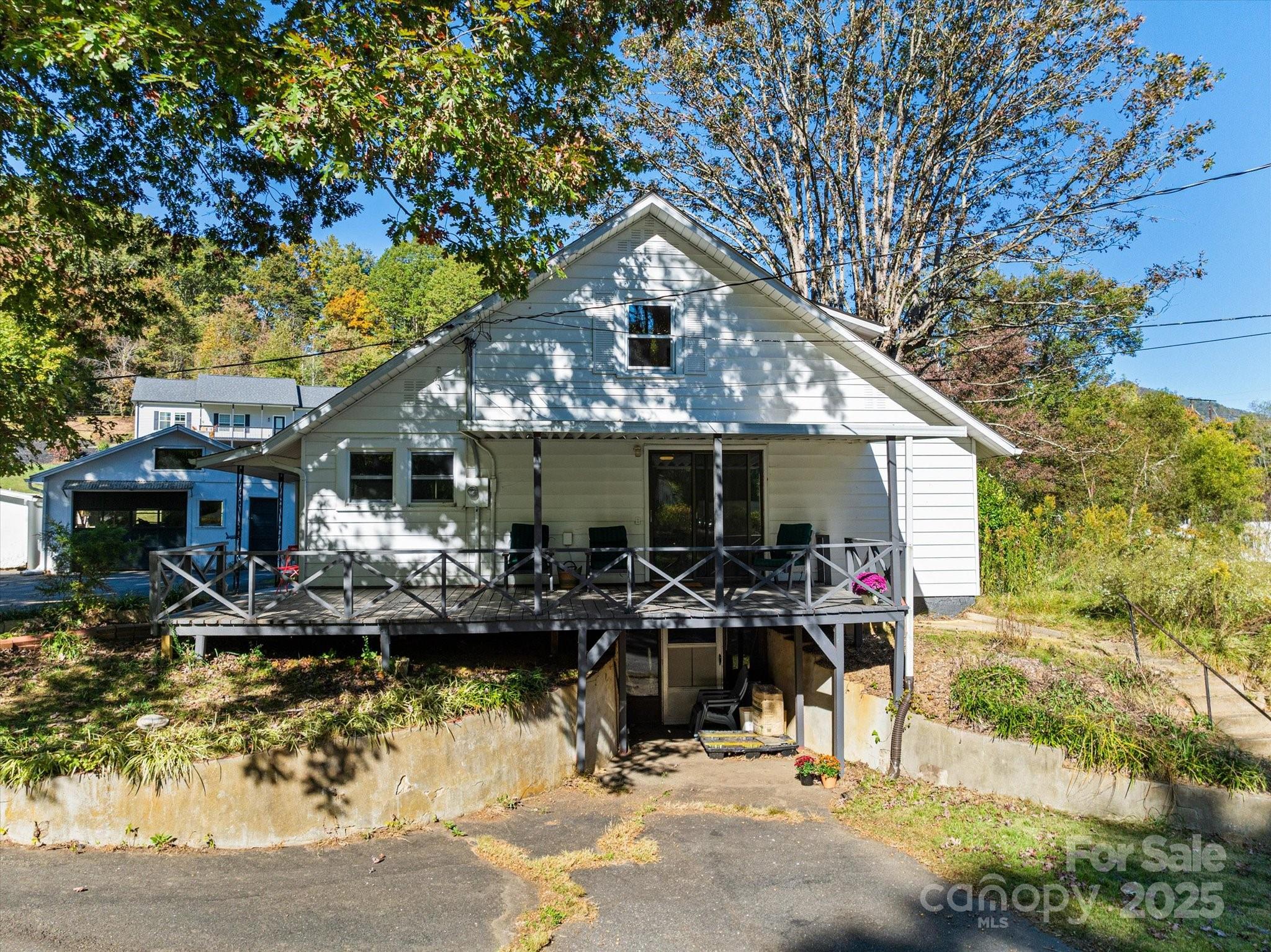 260 Bee Ridge Road Asheville, NC 28803 - Photo 4 of 44 Gallery Image 4