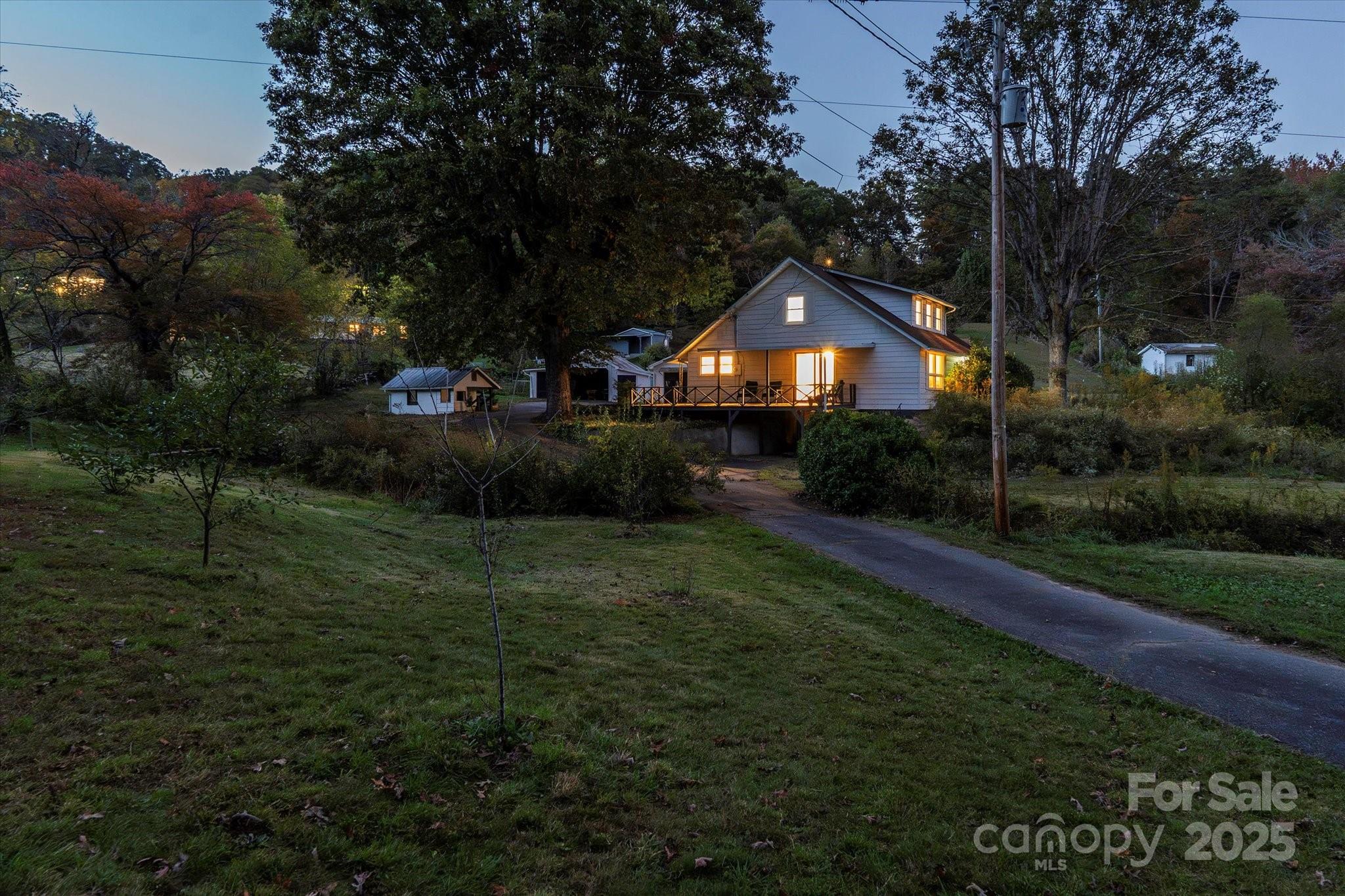 260 Bee Ridge Road Asheville, NC 28803 - Photo 7 of 44 Gallery Image 7