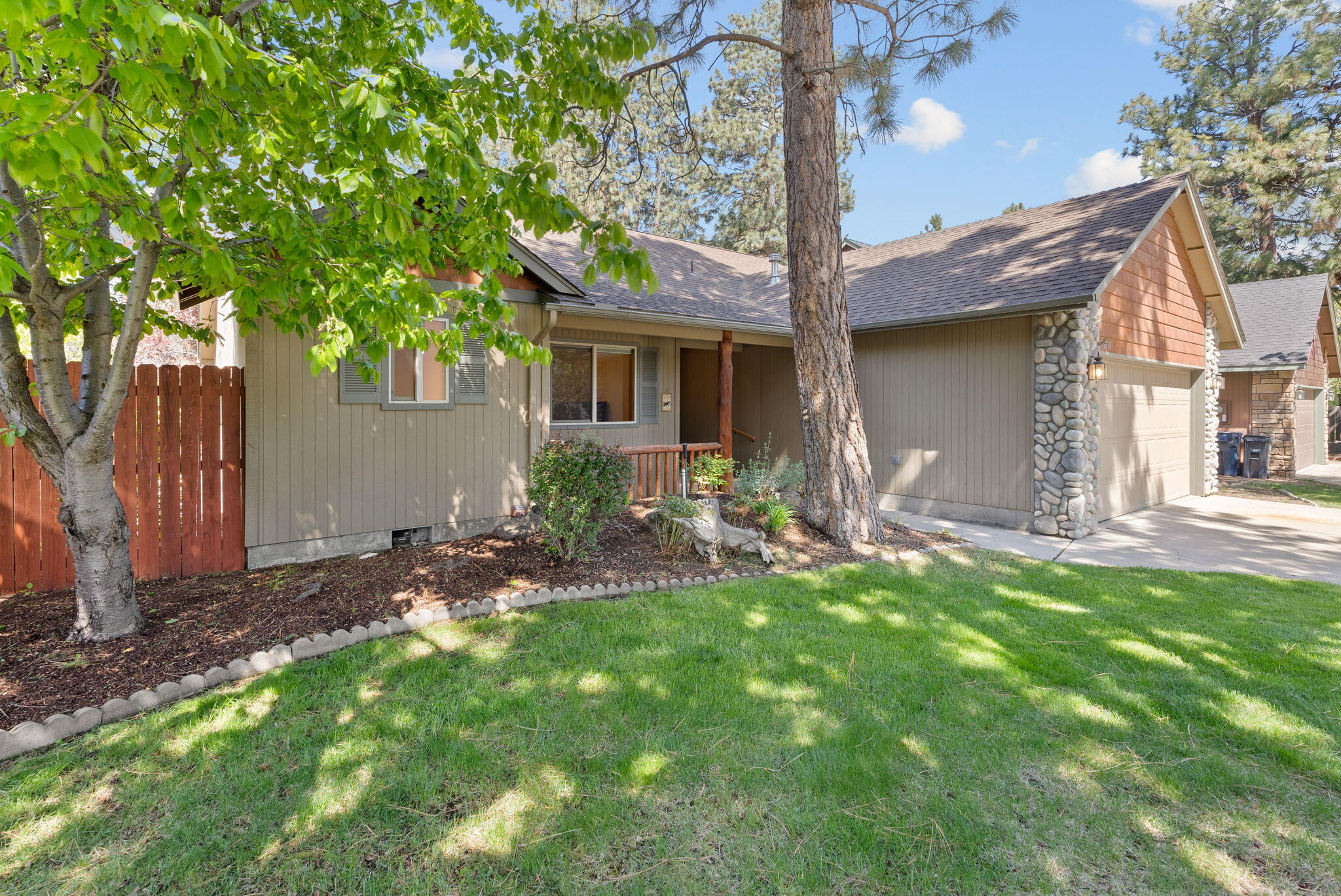 19910 Quail Pine Loop Bend, OR 97702 - Photo 1 of 34 39-web-or-mls-Riley Visuals-39