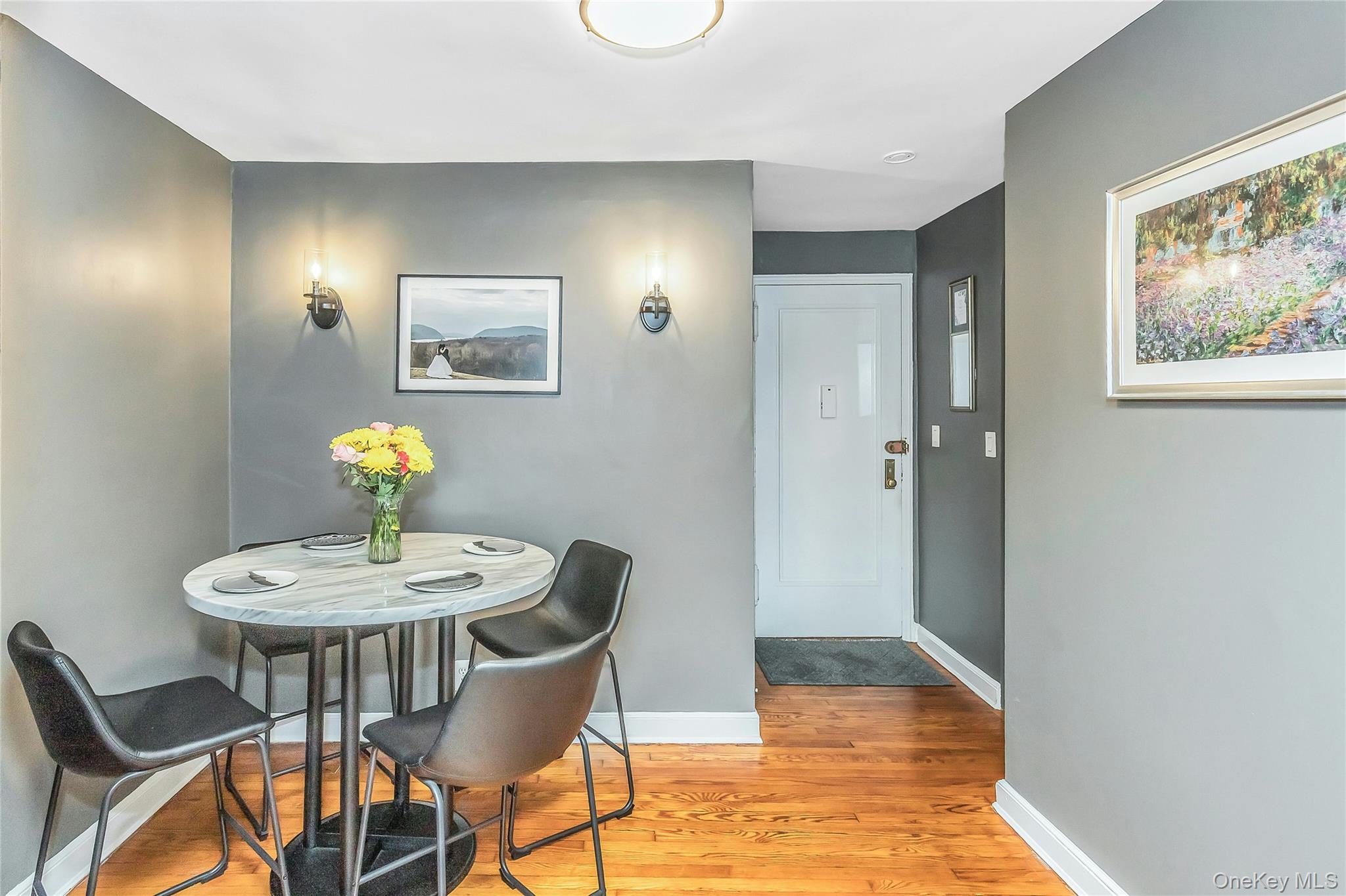 8 Welwyn Road, Unit 2F Great Neck, NY 11021 - Photo 6 of 23