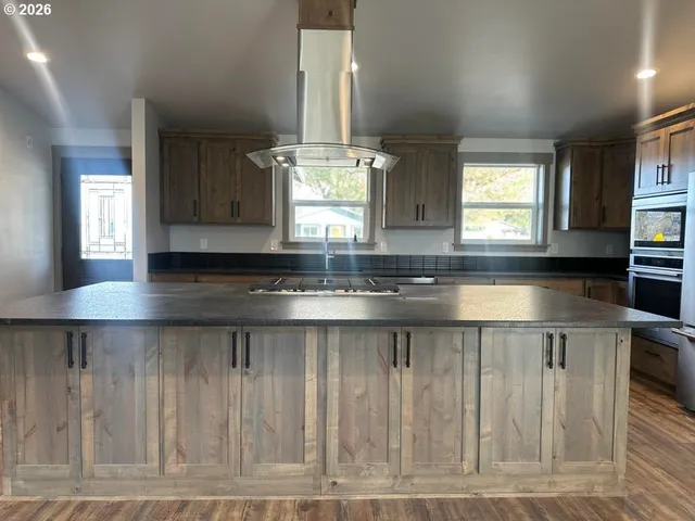 $599,000 | 551 Southeast Holly Street, Prineville, OR 97754