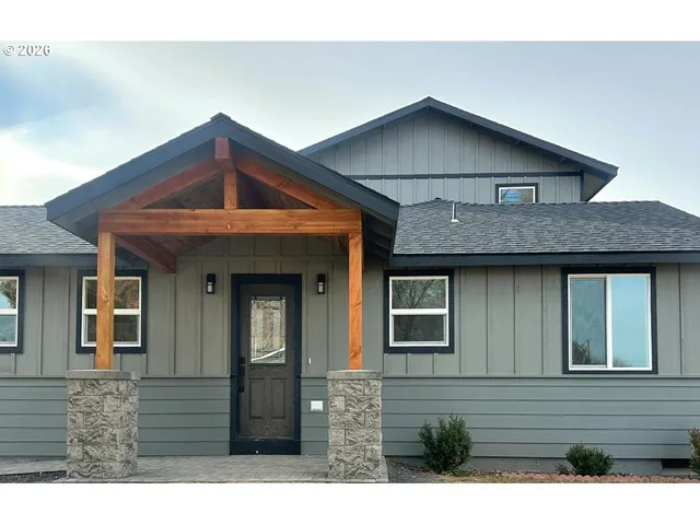 $599,000 | 551 Southeast Holly Street, Prineville, OR 97754