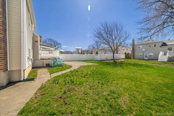 $749,000 | 95 Thompson Avenue, Oceanside, NY 11572