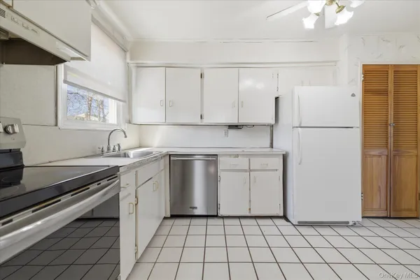 $749,000 | 95 Thompson Avenue, Oceanside, NY 11572