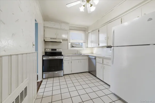 $749,000 | 95 Thompson Avenue, Oceanside, NY 11572