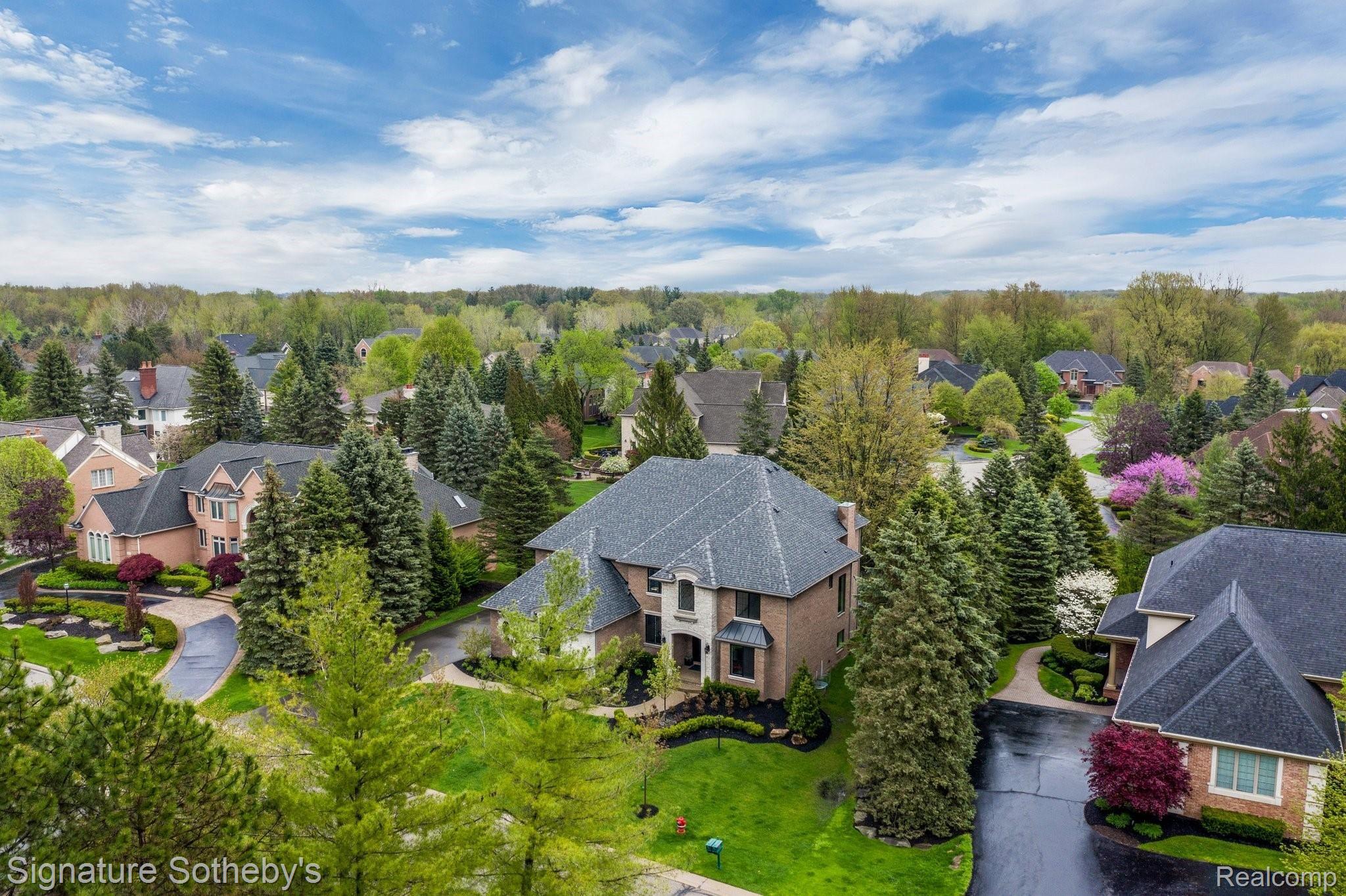 3651 Walnut Brook Drive Rochester, MI 48309 - Photo 4 of 43 3651+Walnut+Brook+Dr+Rochester+Hills-2-web.jpg