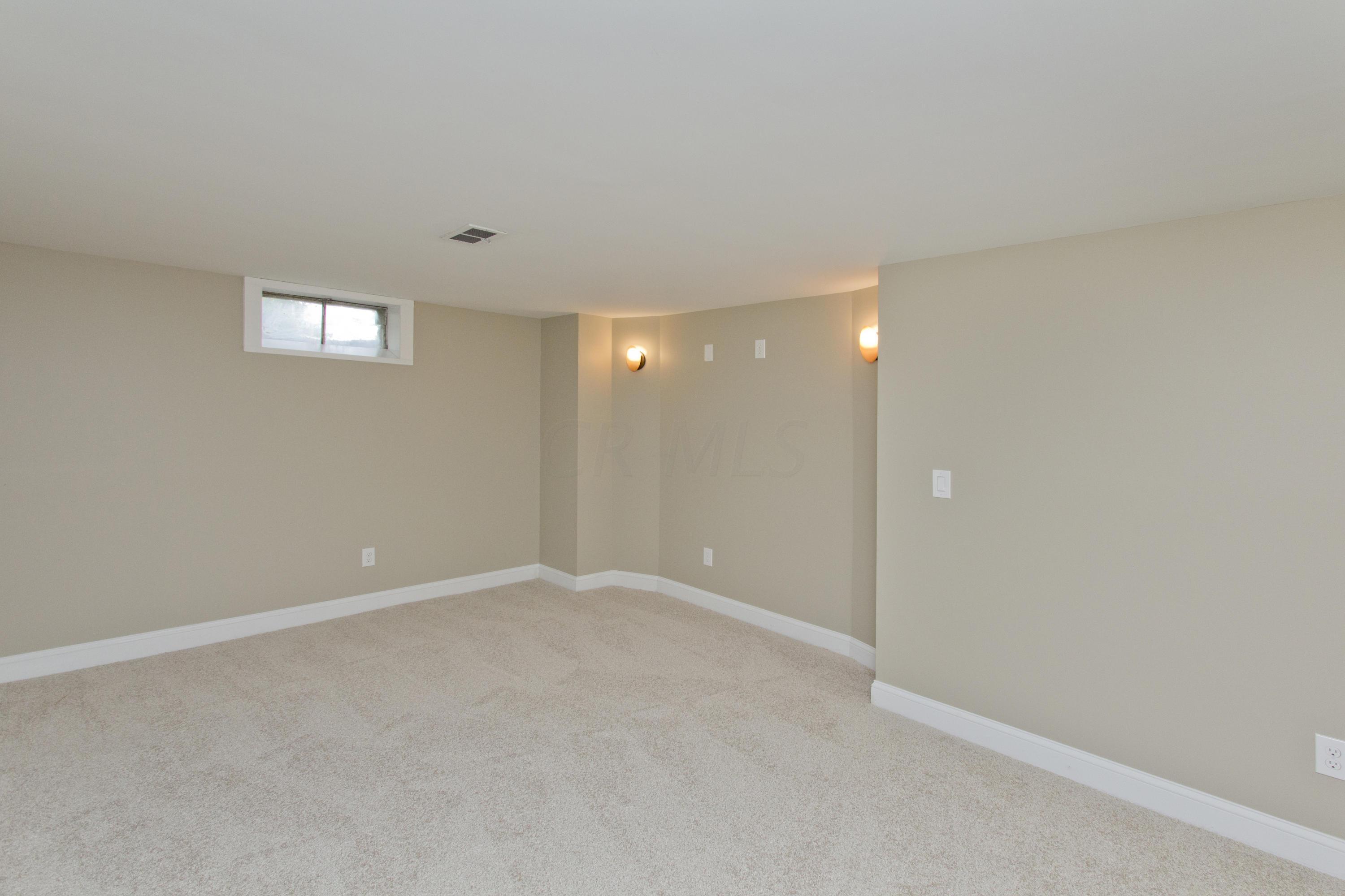 2716 Andover Road Columbus, OH 43221 - Photo 38 of 40
