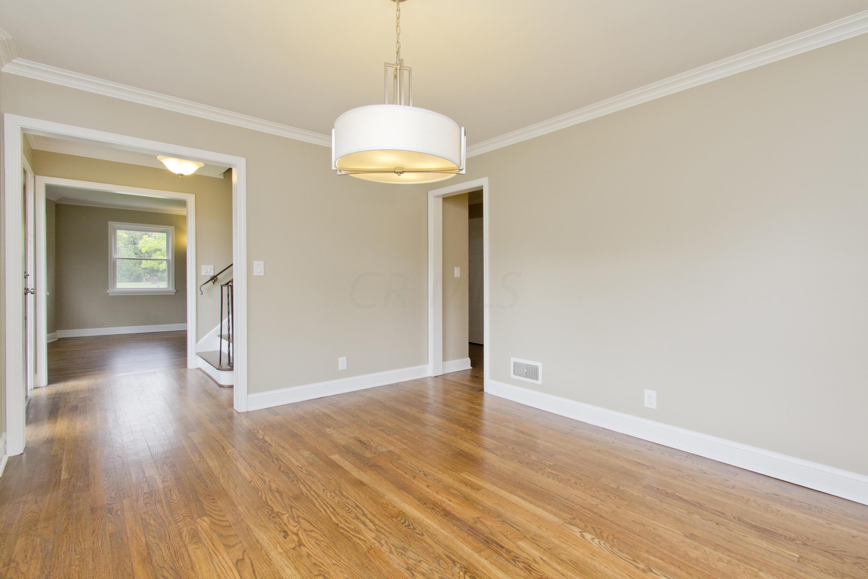 2716 Andover Road Columbus, OH 43221 - Photo 6 of 40