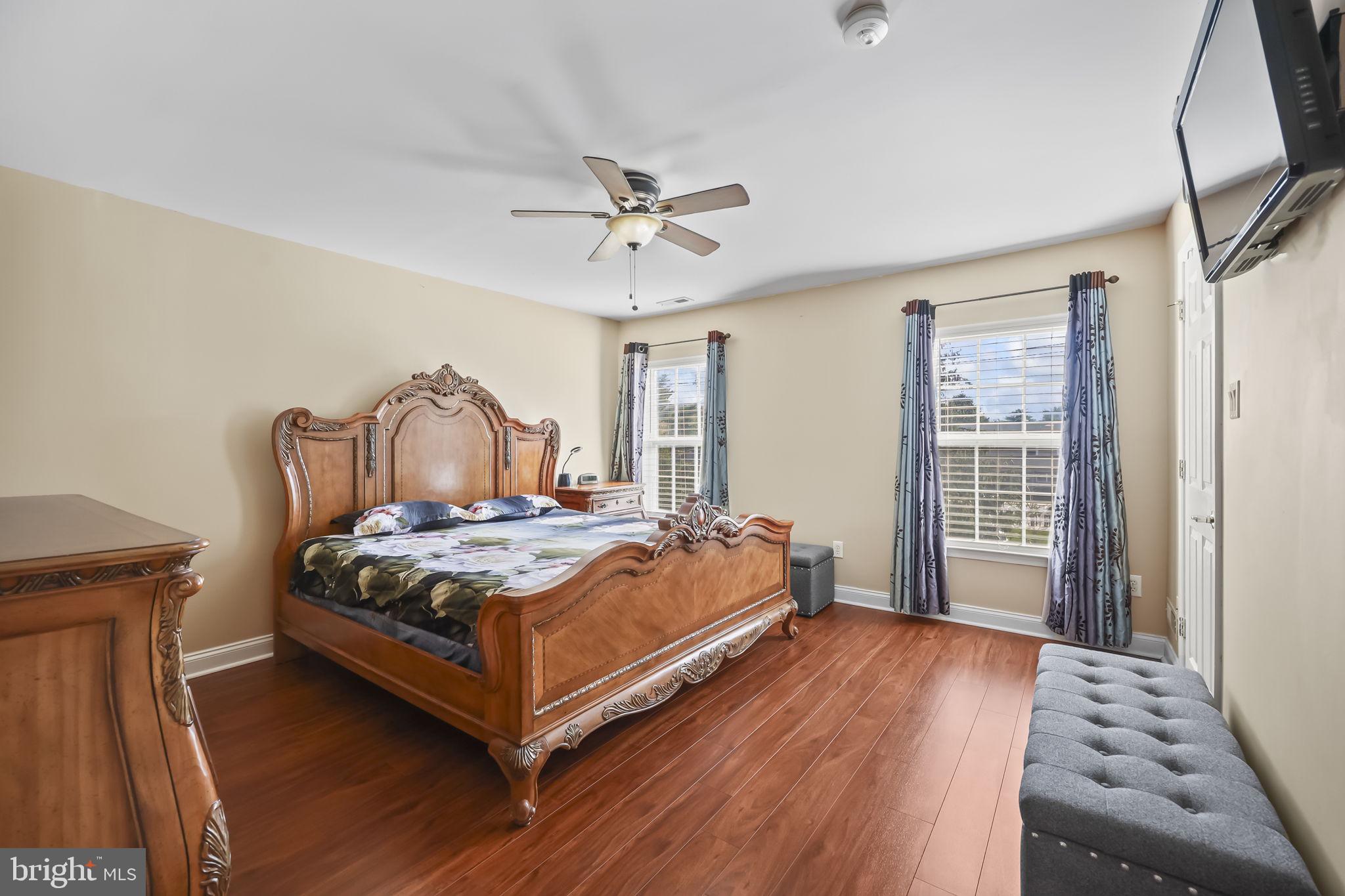 43 Beaumont Place Westampton, NJ 08060 - Photo 22 of 36 Large primary bedroom