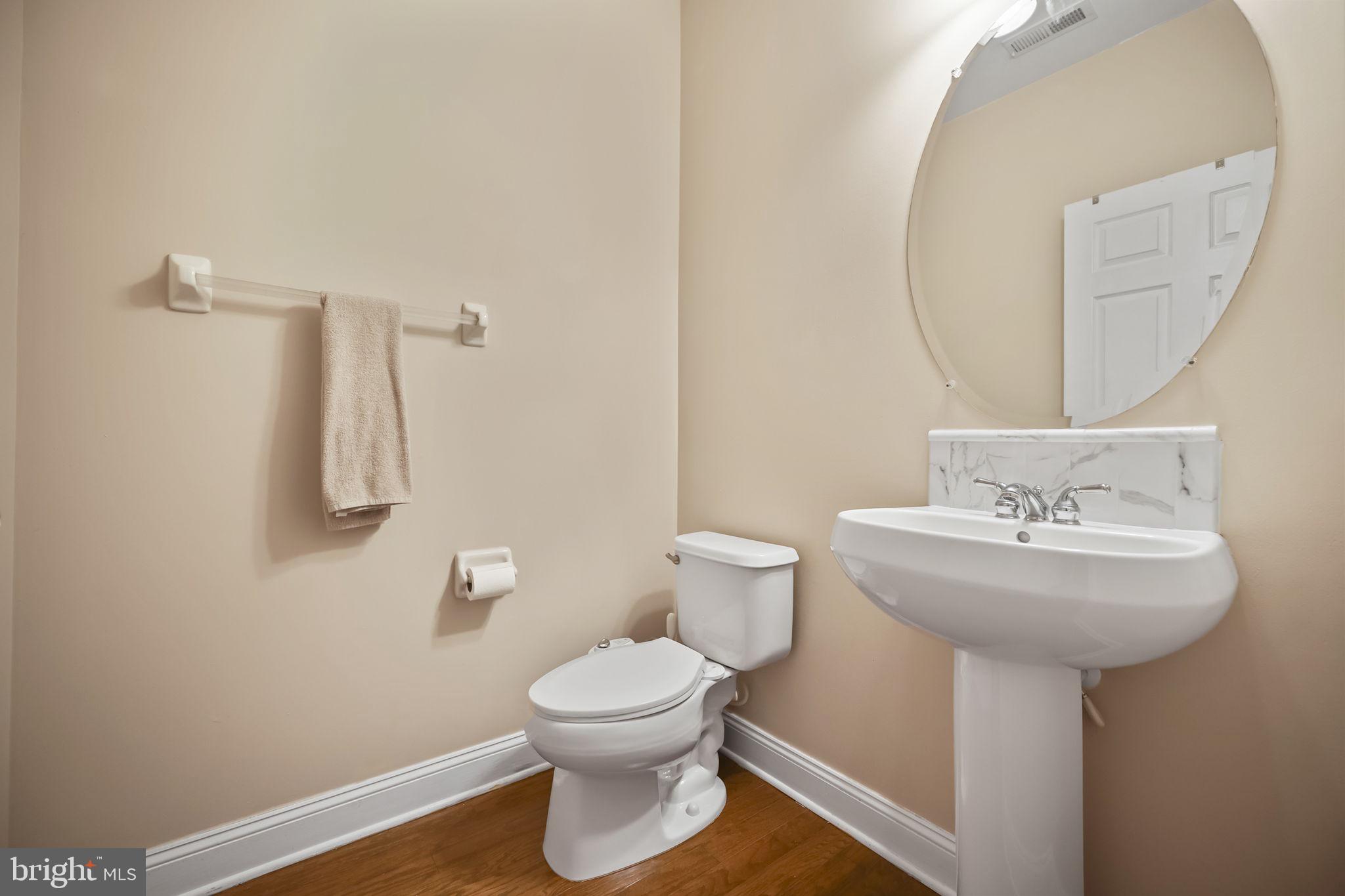 43 Beaumont Place Westampton, NJ 08060 - Photo 8 of 36 powder room w pedestal sink