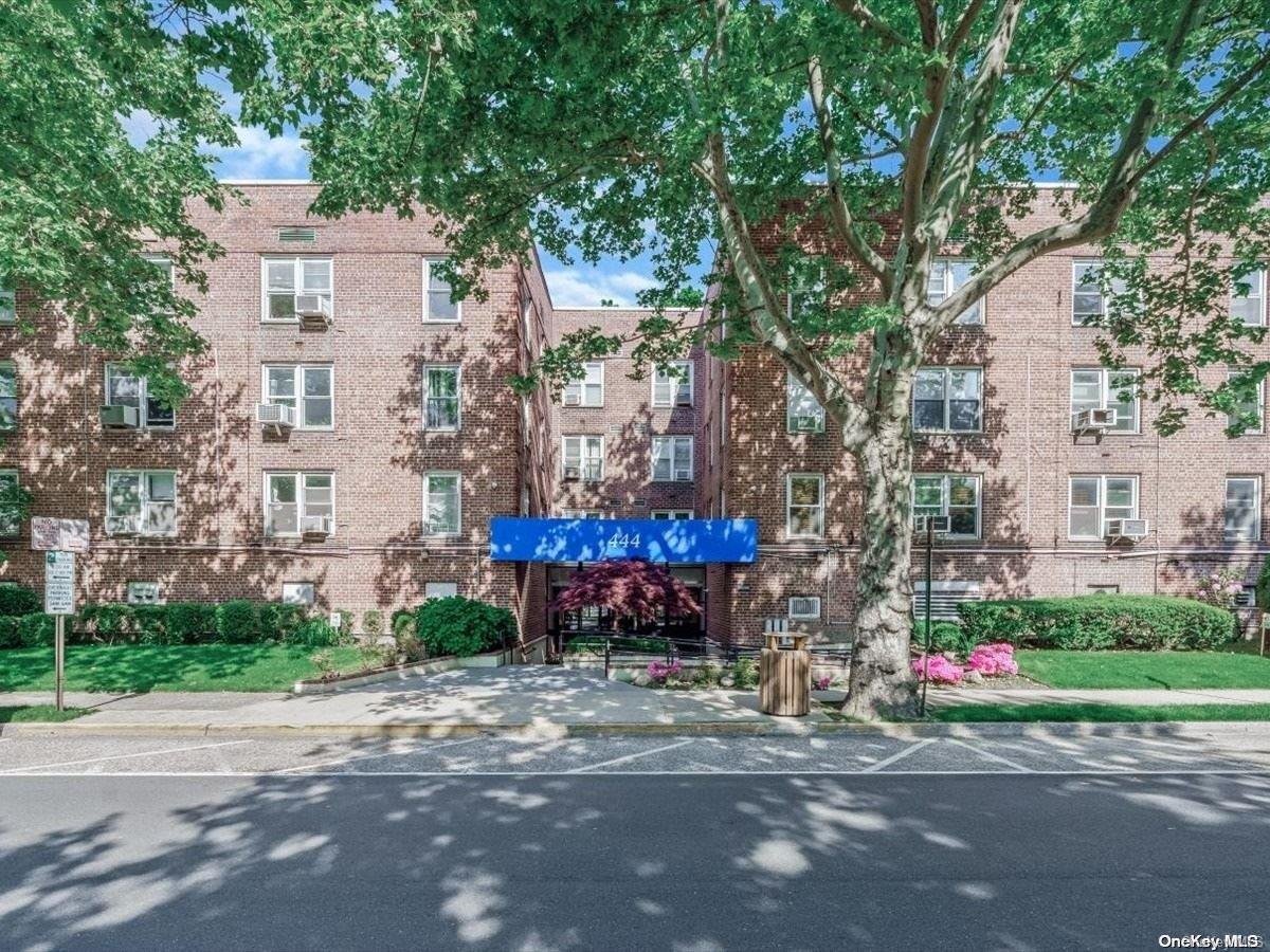 444 Middle Neck Road, Unit 3I Great Neck, NY 11023 - Photo 1 of 1 Gallery Image 1