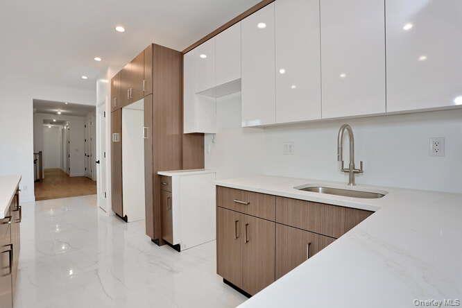 4 Howard Drive, Unit 313 Spring Valley, NY 10977 - Photo 10 of 29