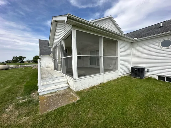 $699,900 | 970 Dean Road, Quincy, MI 49082