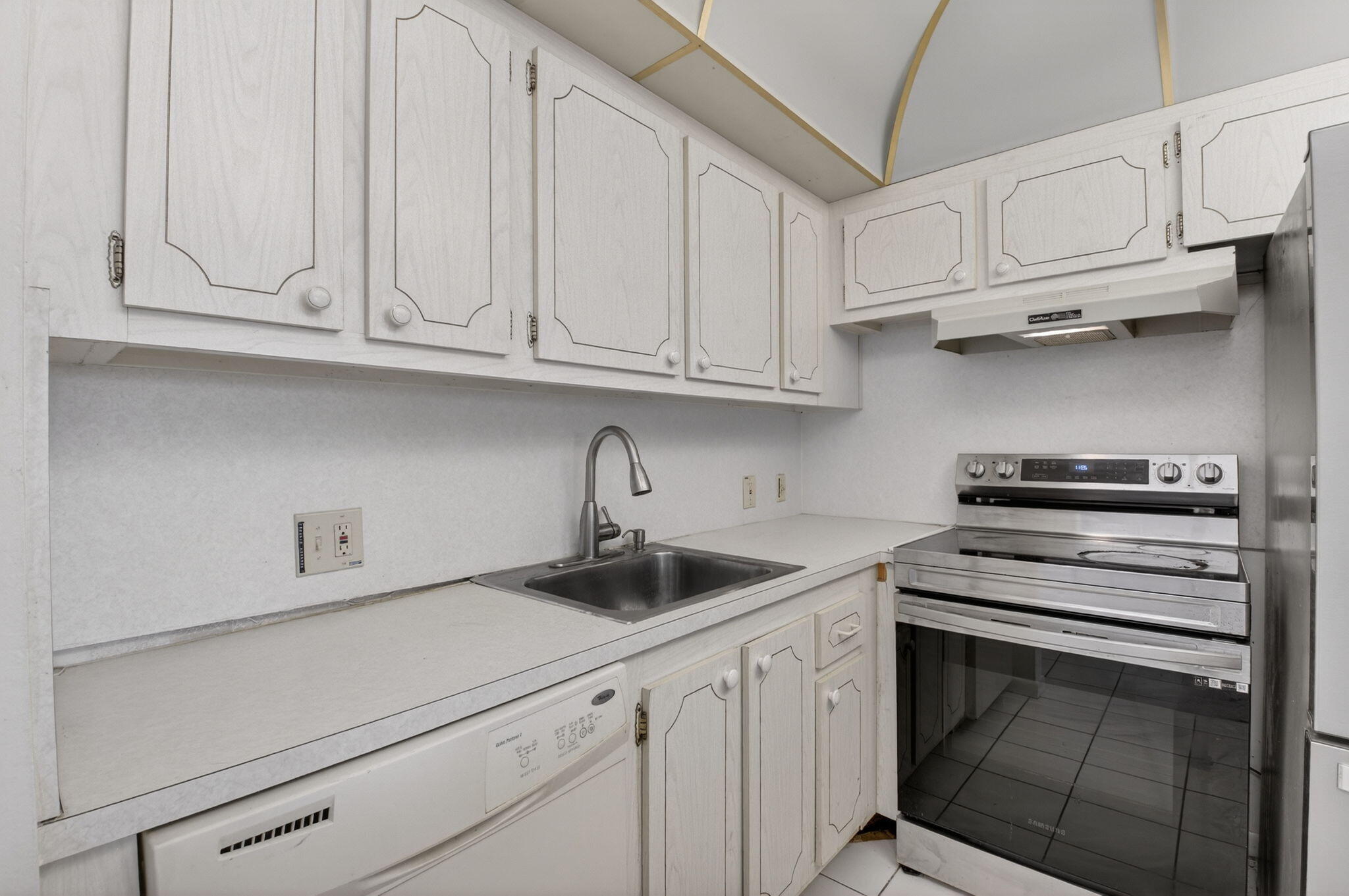 167 Preston F, Unit 167 Boca Raton, FL 33434 - Photo 13 of 54 Kitchen